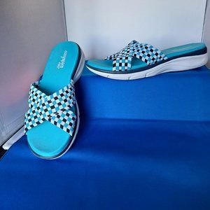 Turquoise Easy Spirit sandals